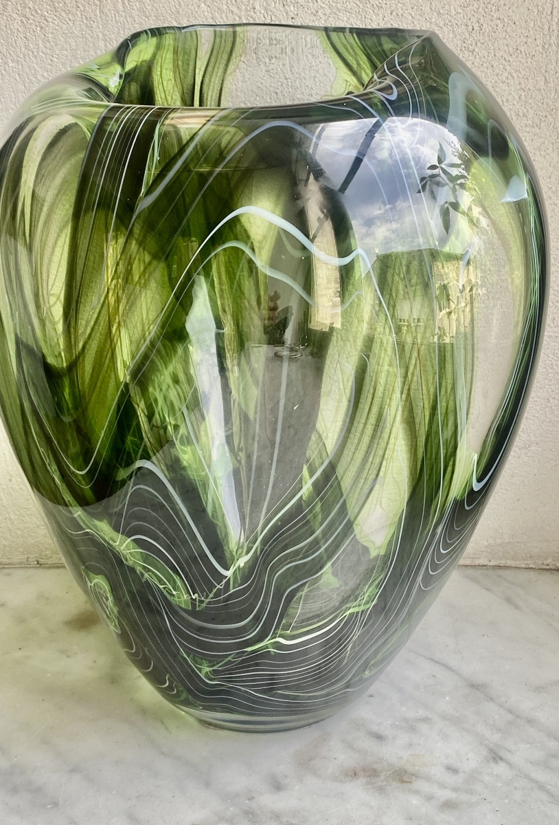   Flottement  d''herbes  Aquatiques  Dans  Un Vase  Bombé    En Verre De   Murano