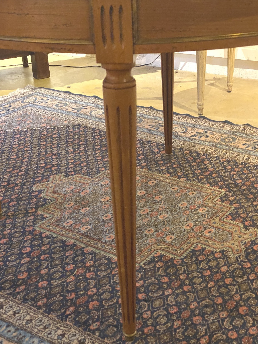 TABLE  RONDE  EN MERISIER    DE   STYLE LOUIS XVI    XX ème   A TROIS   RALLONGES -photo-4