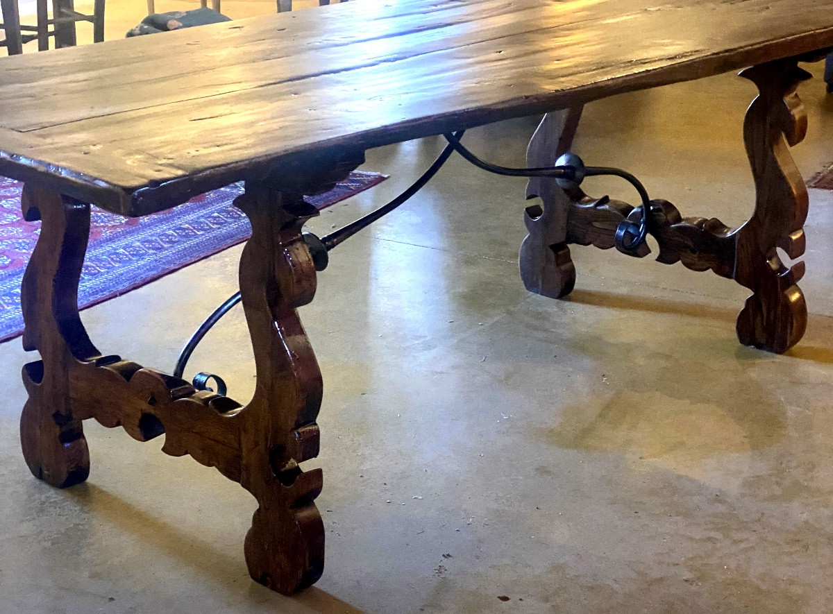 Spanish Chestnut Table, 17th Century -photo-2