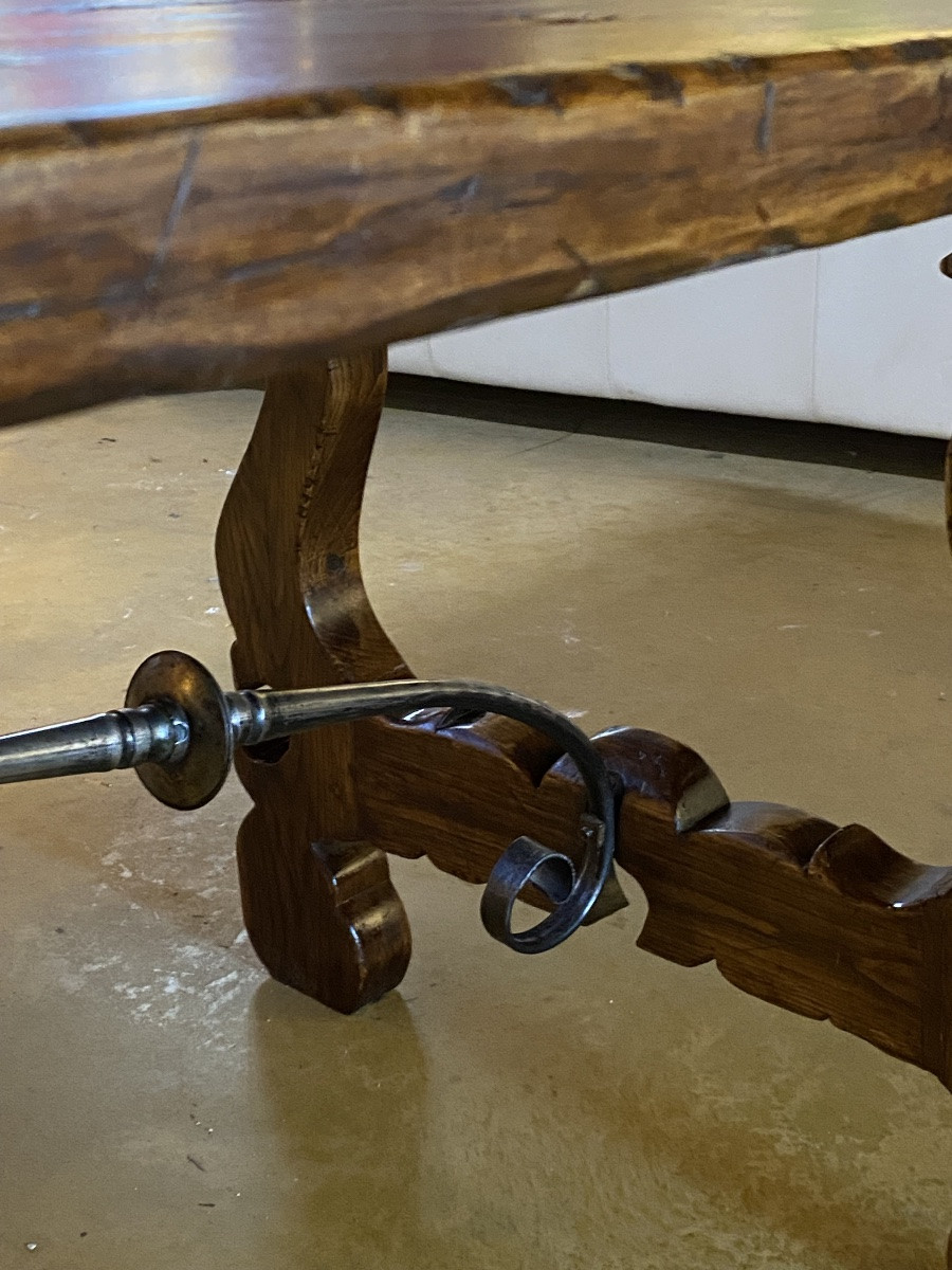 Spanish Chestnut Table, 17th Century -photo-3