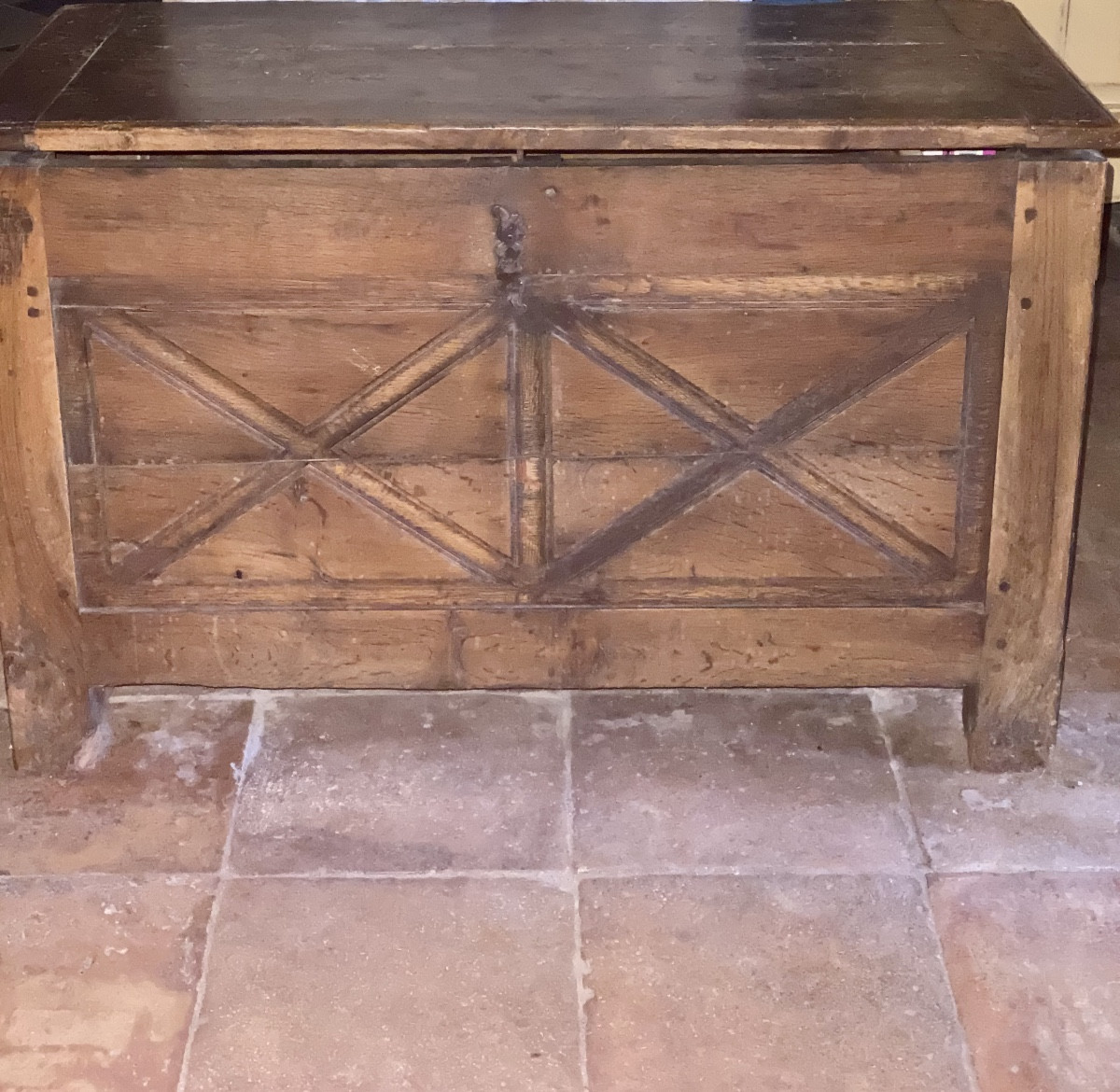 COFFRE   RUSTIQUE    de   CUISINE   ÉPOQUE  XVII ème   À FAÇADE  À DEUX PANNEAUX  