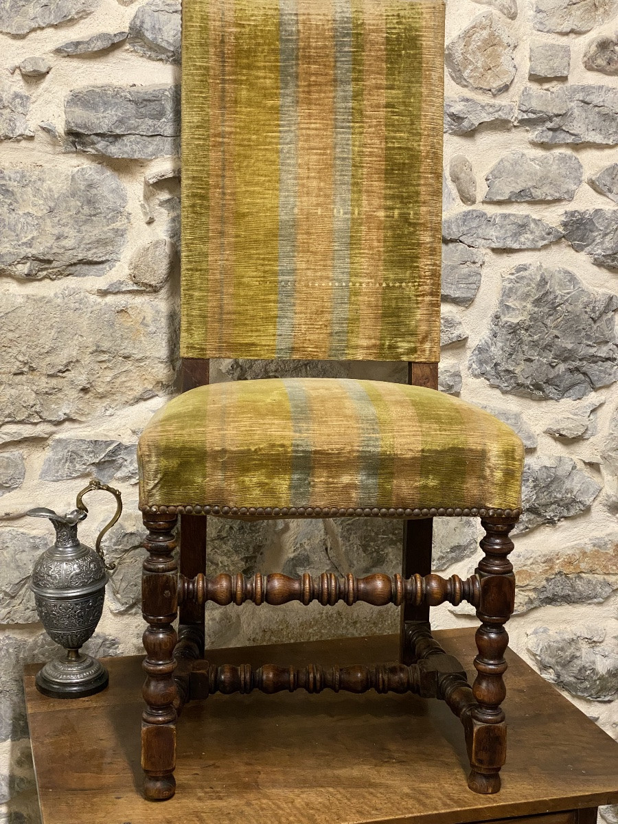 QUATRE CHAISES  ÉPOQUE LOUIS XIII EN  CHÂTAIGNIER   GARNIS  DE   VELOUR   DORÉ À   RAYURES -photo-6
