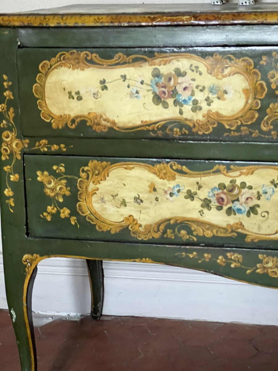 Rare 18th Century Venetian Commode With Medallions Depicting Gallancing Scenes  -photo-6
