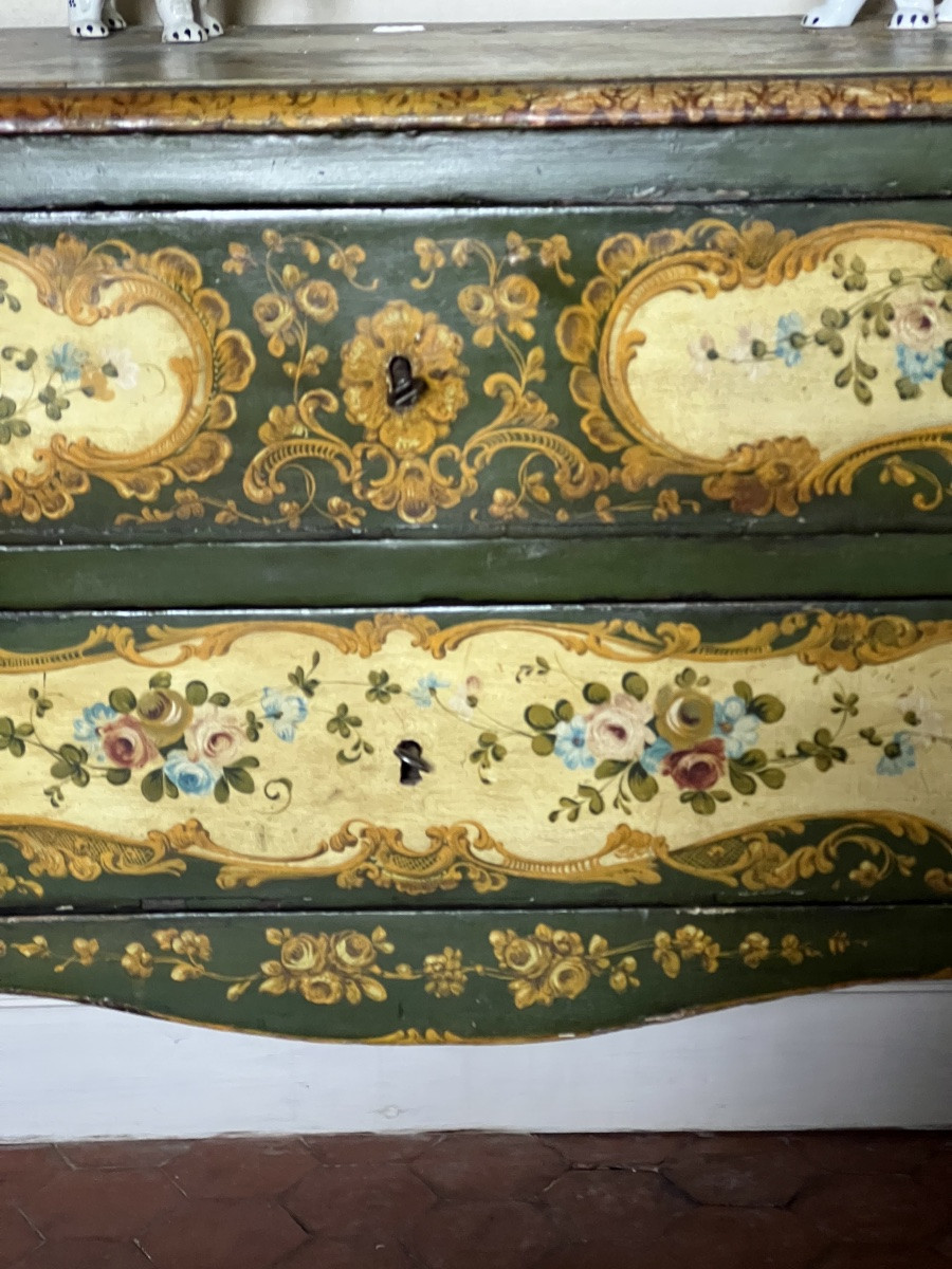 Rare 18th Century Venetian Commode With Medallions Depicting Gallancing Scenes  -photo-7