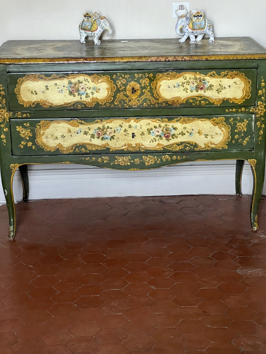 Rare 18th Century Venetian Commode With Medallions Depicting Gallancing Scenes  -photo-8