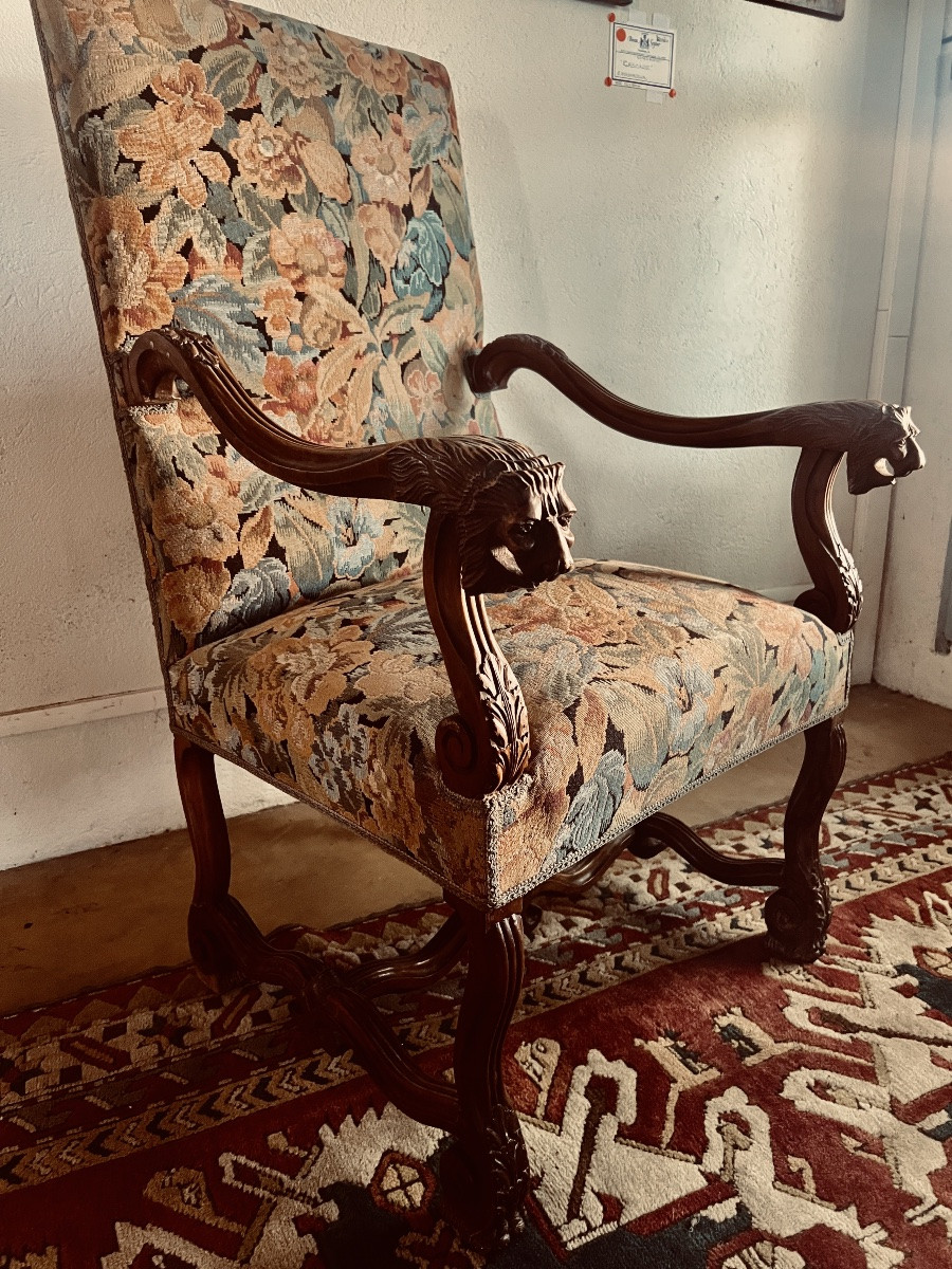 Walnut Chair Louis XIV XVIIth Century With Lion Head Sculptures-photo-5