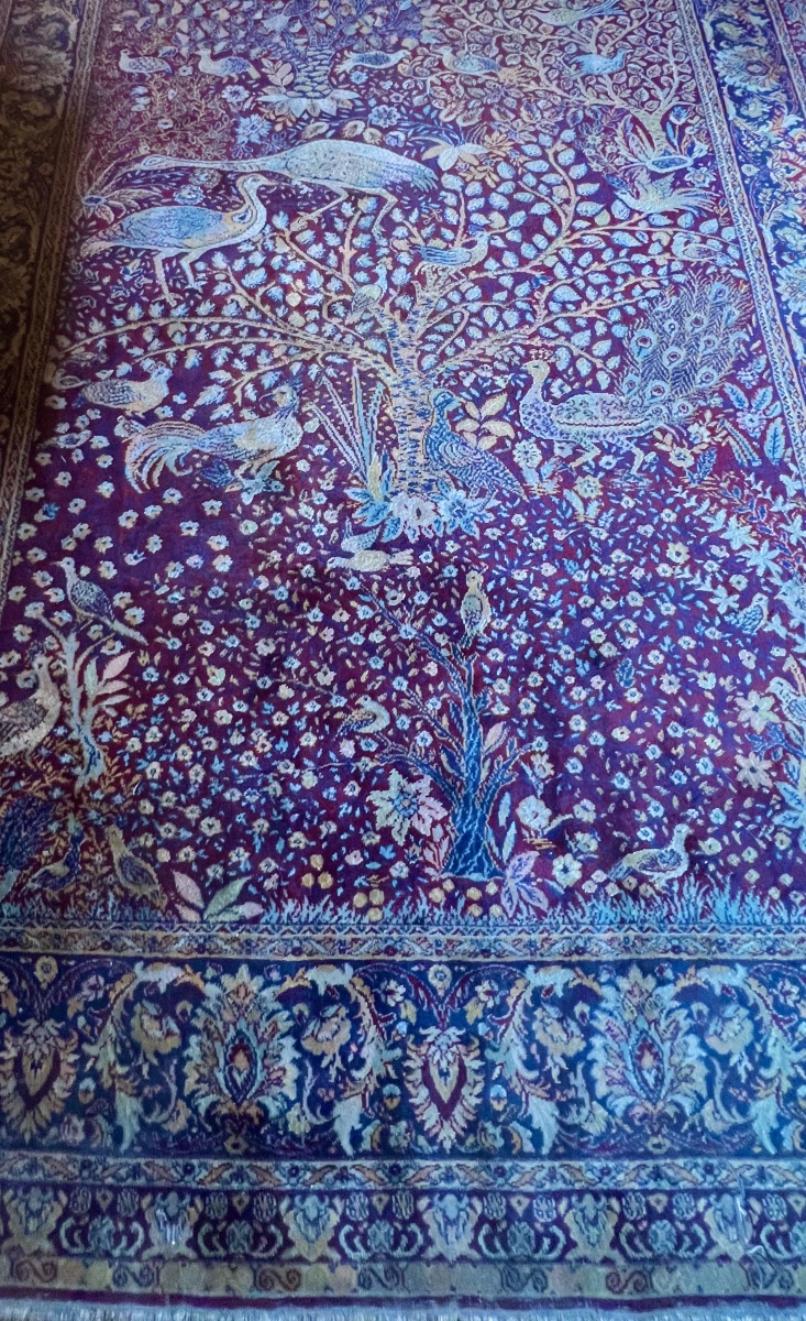 TAPIS PERSAN ANCIEN  À MOTIF  D'UN ARBRE DE VIE  ENTOURÉ D'OISEAUX  DANS UN CHAMP A DEUX BORURE-photo-2