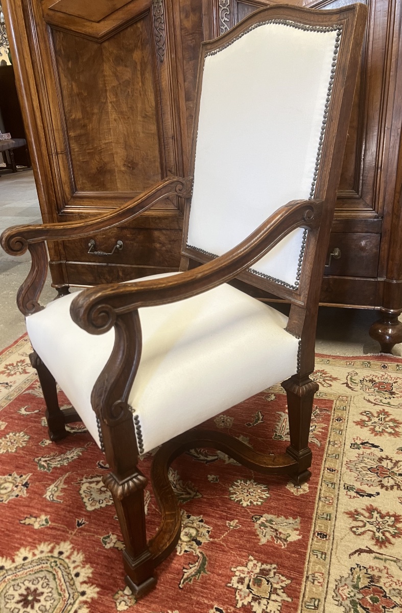 Louis XIV-style High-back Armchair In Oak, Recently Upholstered In Ecru White Linen -photo-5