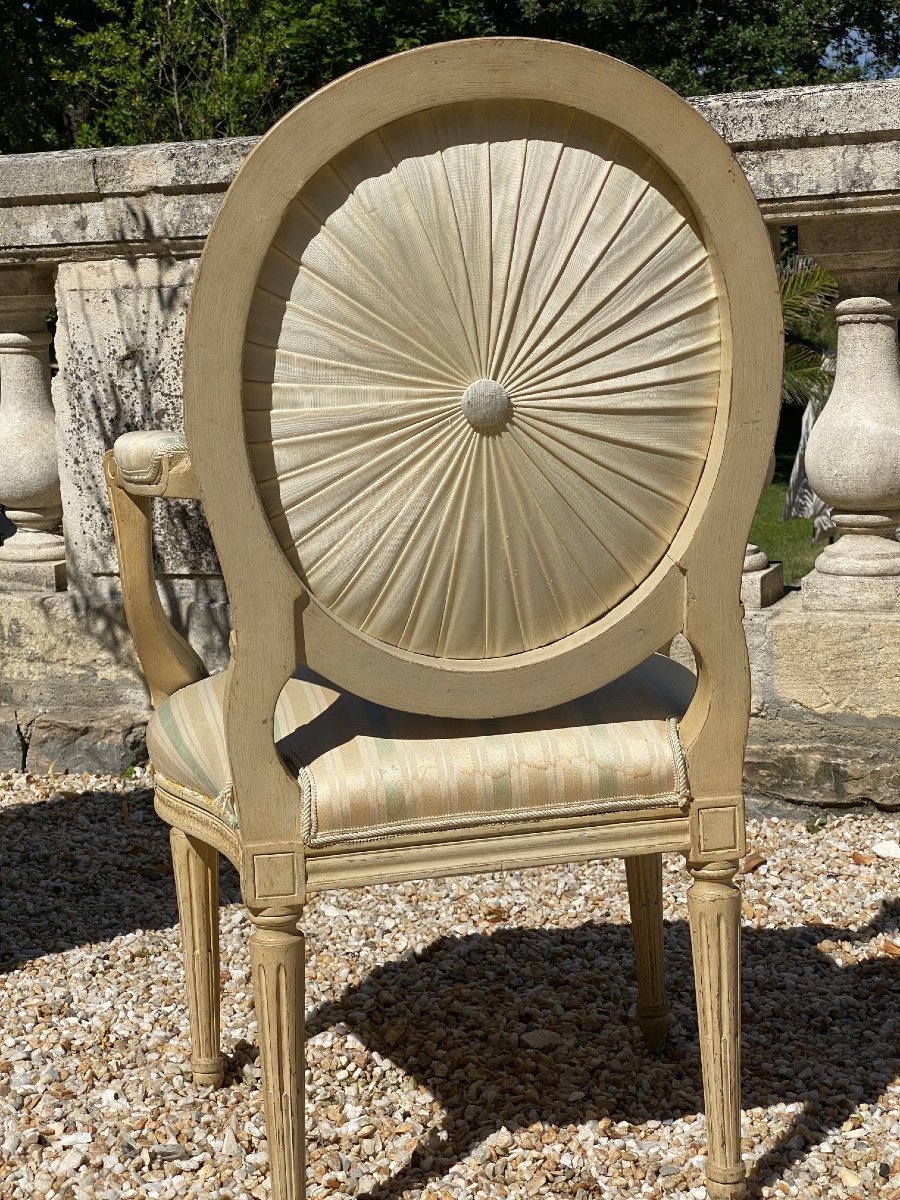 4 Fauteuils  MÉdaillons  à La  Reine  De   Style Louis XVI   Sculptés  Rechampis  Creme  19-photo-2