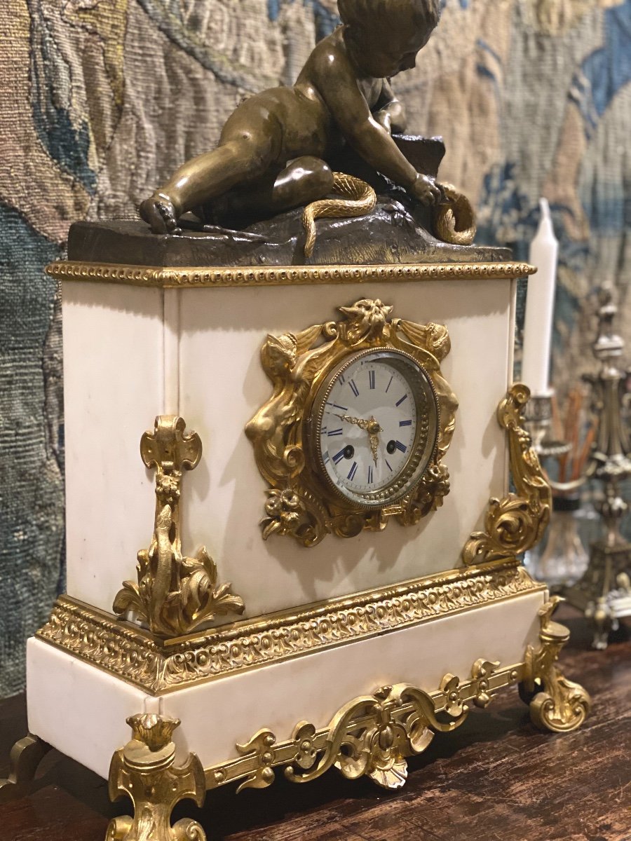 Pendule   En  Marbre Pur Blanc   De   Gerard  1819     Avec   Putto Et   Serpent  En Bronzes   -photo-3