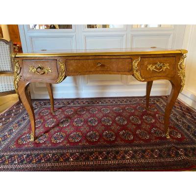 Bureau      Fin  19 eme   De Style Louis  XV      En Bois  De Rose  Dessus En Cuir  Havane 