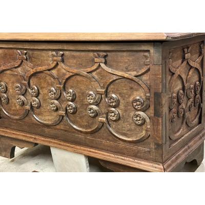 Small Renaissance Chest Carved With Foliage Intertwined With Flowers