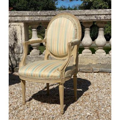 4 Fauteuils  MÉdaillons  à La  Reine  De   Style Louis XVI   Sculptés  Rechampis  Creme  19