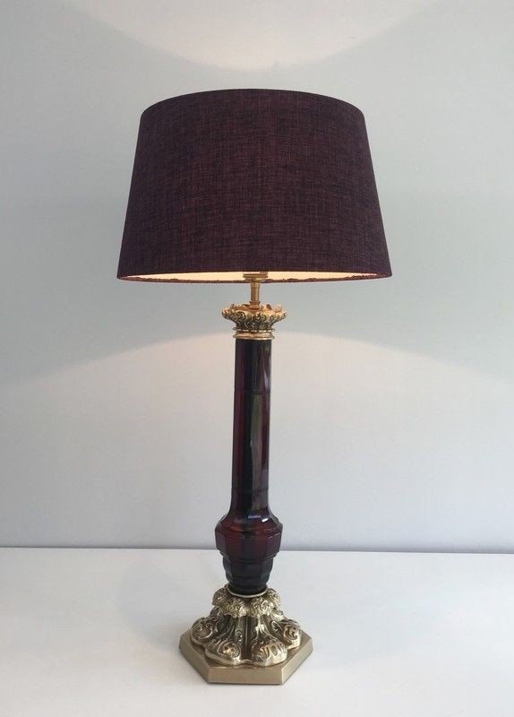 Lampe En Bronze Et Cristal Rouge Foncé. Travail Français De Cristal & Bronze Paris. Vers 1940