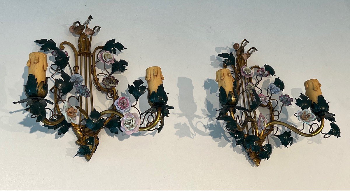 Paire d'Appliques En Bronze, Fer Patiné Et Fleurs De Porcelaine. Travail Français. Vers 1940-photo-3