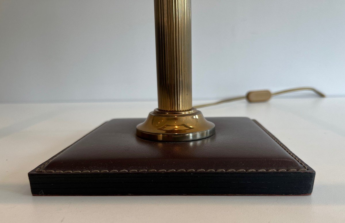 Lampe De Bureau En Cuir Marron Et Laiton. Travail Français Dans Le Goût De Jacques Adnet-photo-4