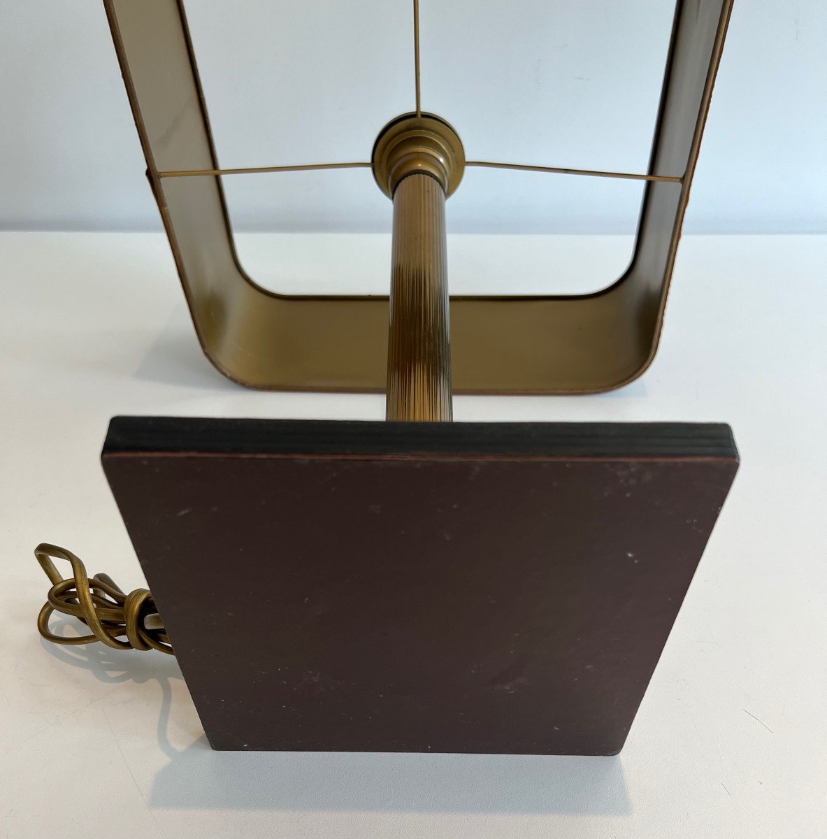 Lampe De Bureau En Cuir Marron Et Laiton. Travail Français Dans Le Goût De Jacques Adnet-photo-7