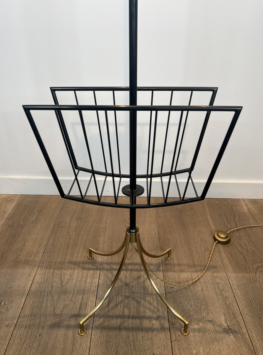 Lampadaire De Parquet Design En Métal Laqué Noir Et Laiton Intégrant Un Porte-revues-photo-4