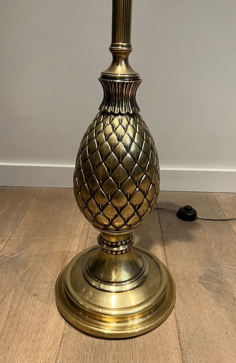 Lampadaire de parquet Ananas en laiton. Travail Français dans le Goût de la Maison Charles. -photo-1