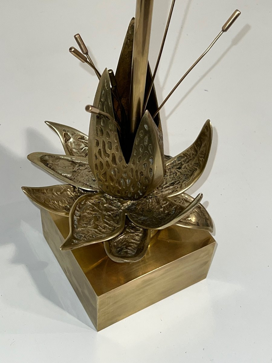 Lampe Nénuphar en bronze et laiton. Travail Français attribuée à la Maison Charles. Vers 1970-photo-4