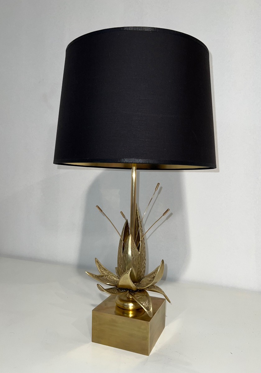 Lampe Nénuphar en bronze et laiton. Travail Français attribuée à la Maison Charles. Vers 1970