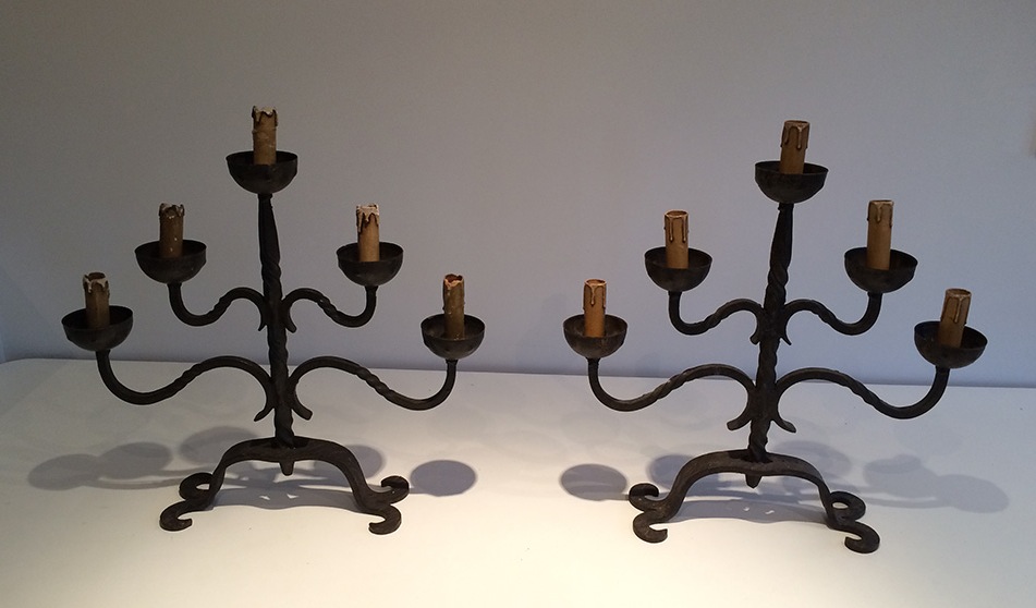 Paire De Candélabres En Fer Forgé Vers 1950.