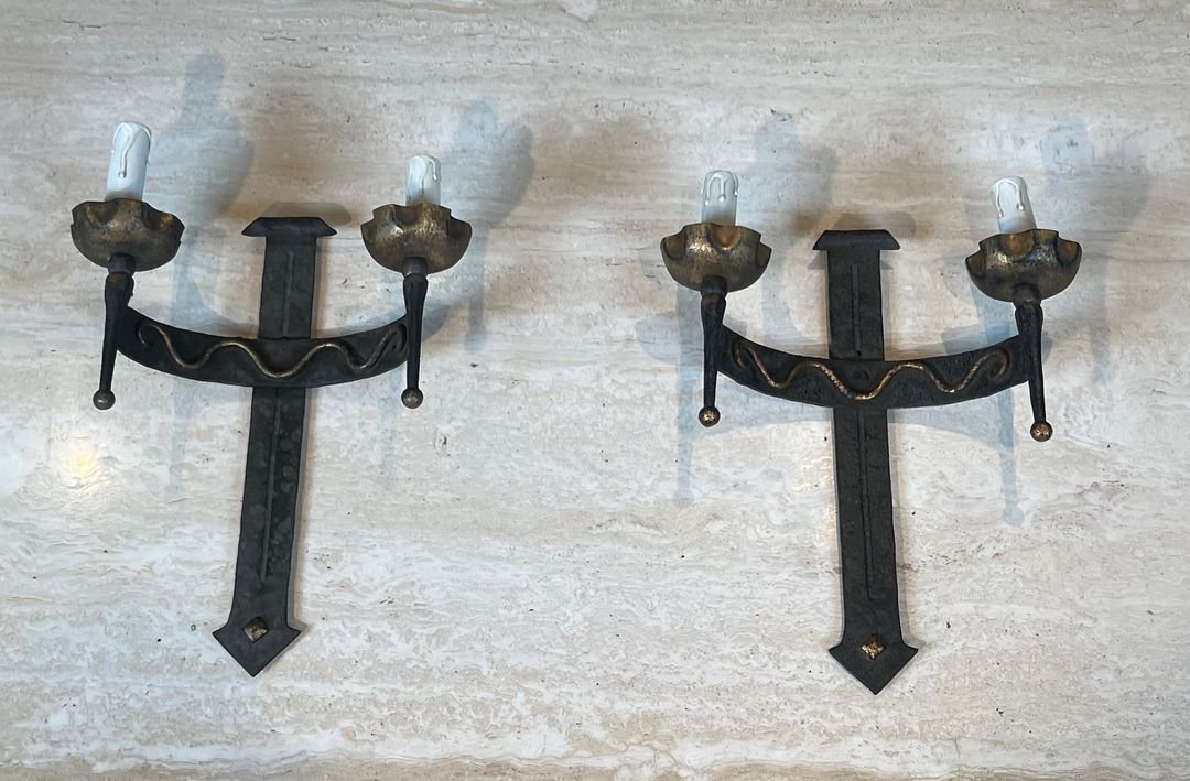Pair Of Wrought Iron Wall Lights With Coat Of Arms And 2 Light Arms In The Gothic Style-photo-2