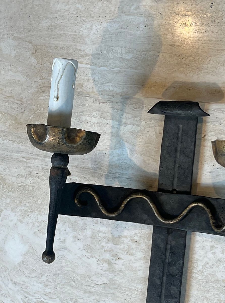 Pair Of Wrought Iron Wall Lights With Coat Of Arms And 2 Light Arms In The Gothic Style-photo-2