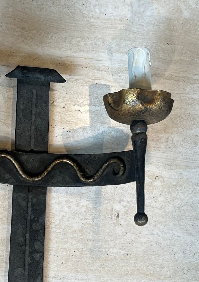 Pair Of Wrought Iron Wall Lights With Coat Of Arms And 2 Light Arms In The Gothic Style-photo-3