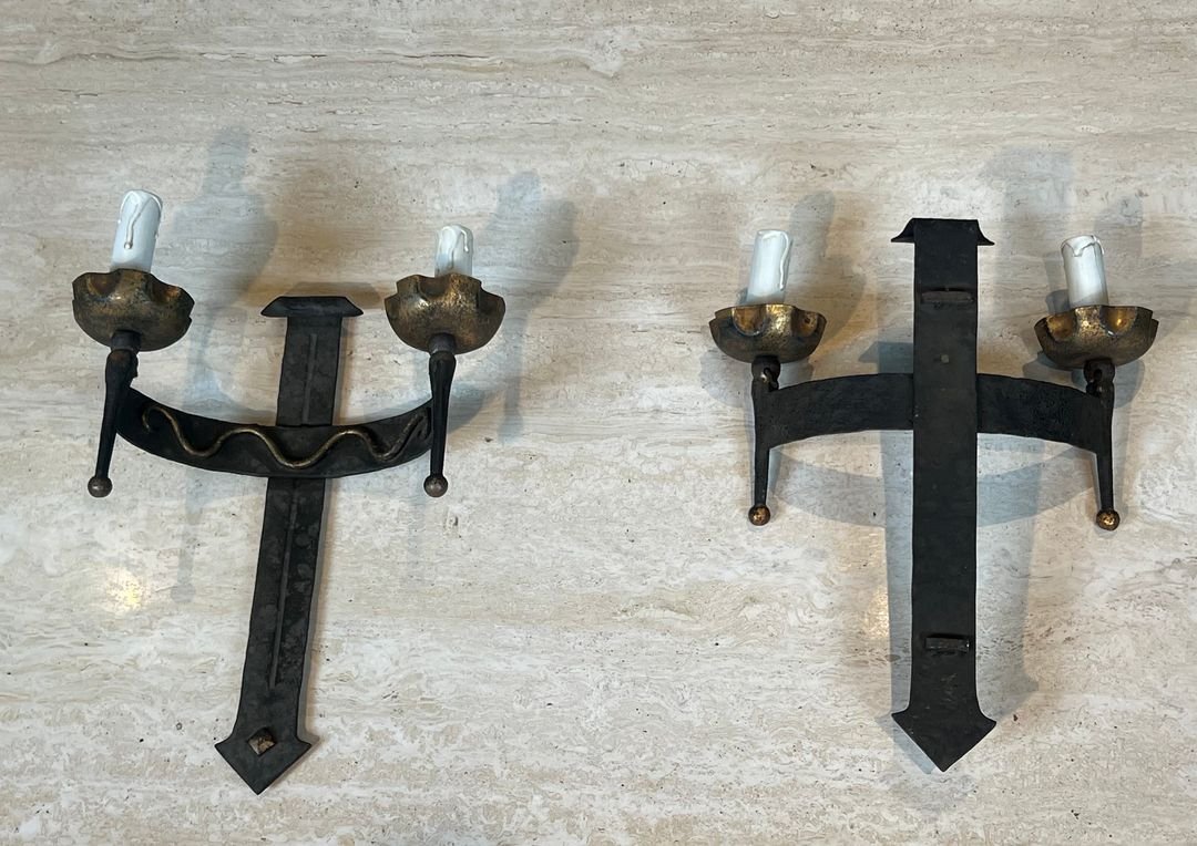 Pair Of Wrought Iron Wall Lights With Coat Of Arms And 2 Light Arms In The Gothic Style-photo-5