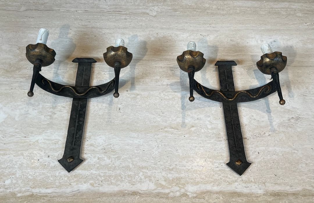 Pair Of Wrought Iron Wall Lights With Coat Of Arms And 2 Light Arms In The Gothic Style-photo-6