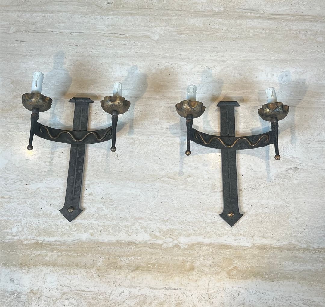 Pair Of Wrought Iron Wall Lights With Coat Of Arms And 2 Light Arms In The Gothic Style-photo-7
