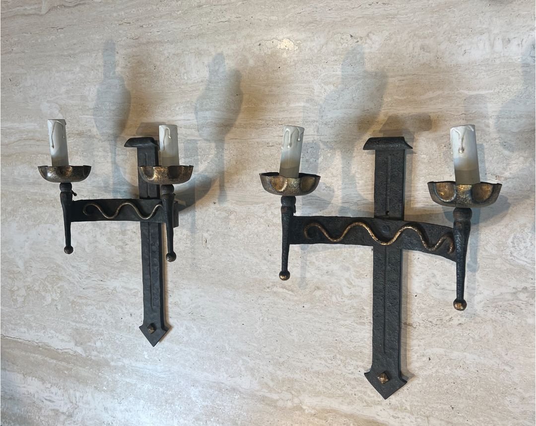 Pair Of Wrought Iron Wall Lights With Coat Of Arms And 2 Light Arms In The Gothic Style-photo-8