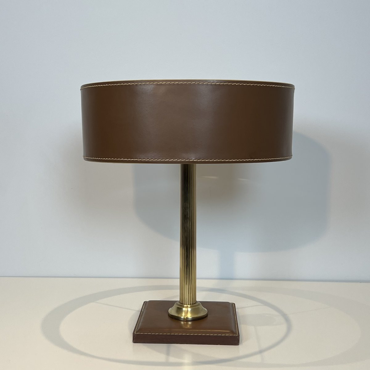 Lampe de Bureau en Cuir Marron et Laiton dans le Goût de Jacques Adnet-photo-2