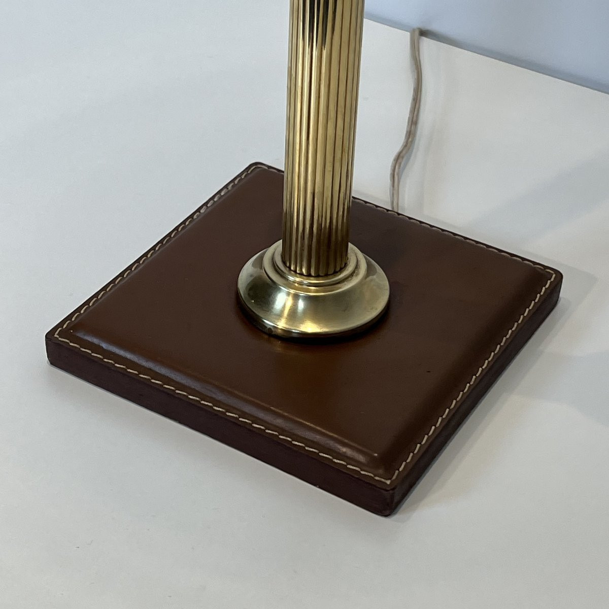 Lampe de Bureau en Cuir Marron et Laiton dans le Goût de Jacques Adnet-photo-5
