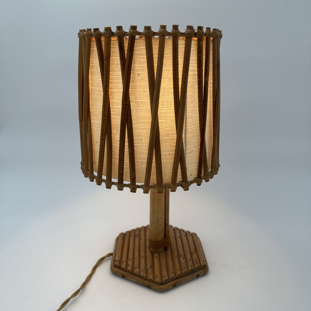 Lampe de Table en Rotin à Abat-jour Croisillons, Attribuée à Louis Sognot, Années 1950.-photo-2