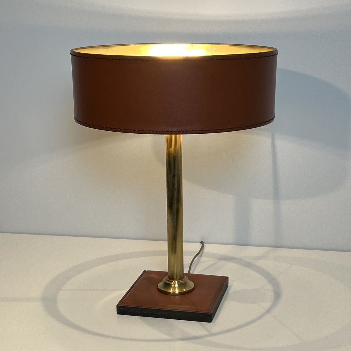 Lampe de Bureau en Cuir Marron Camel et Laiton Cannelé, dans le Goût de Jacques Adnet, Années 1-photo-8