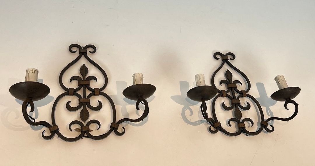 Paire d’Appliques en Fer Forgé à Deux Bras, Dossier à Volutes et Fleur-de-Lys-photo-4