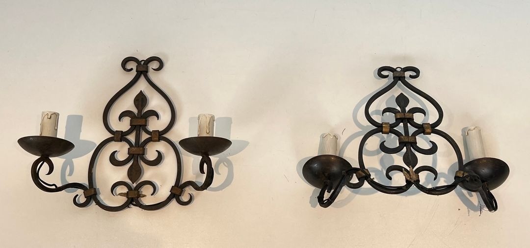 Paire d’Appliques en Fer Forgé à Deux Bras, Dossier à Volutes et Fleur-de-Lys-photo-8