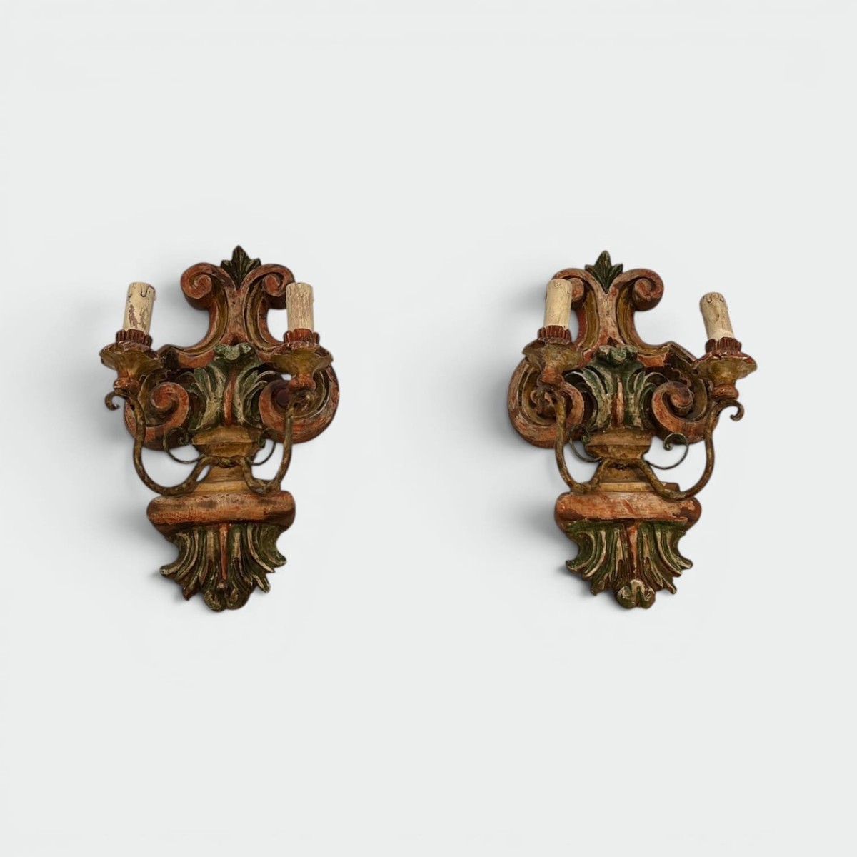 Pair Of Wall Lights In Polychrome Carved Wood With A Vase And Acanthus. Iron Arms. Italian Work-photo-8