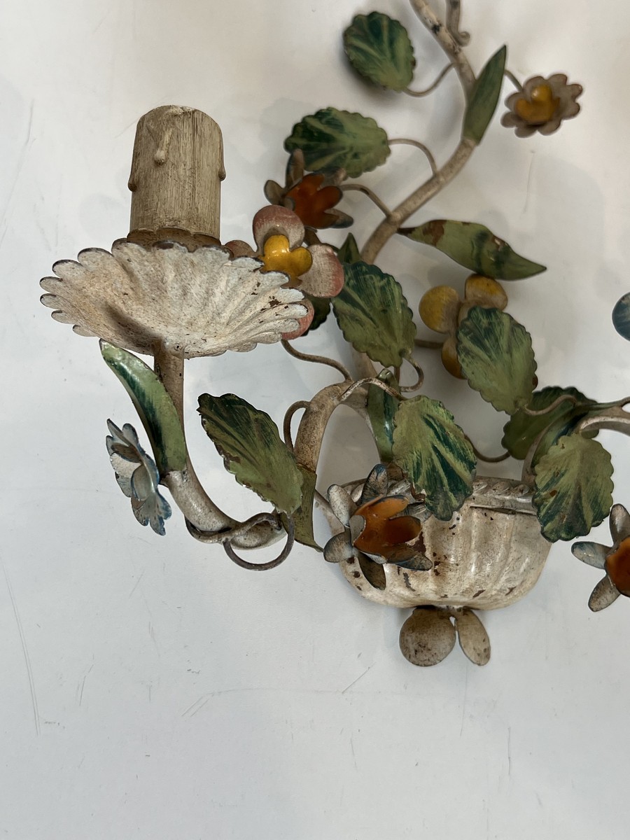 Paire d'Appliques au Panier Fleuri en Tôle Peinte. Travail Italien. Vers 1950-photo-2