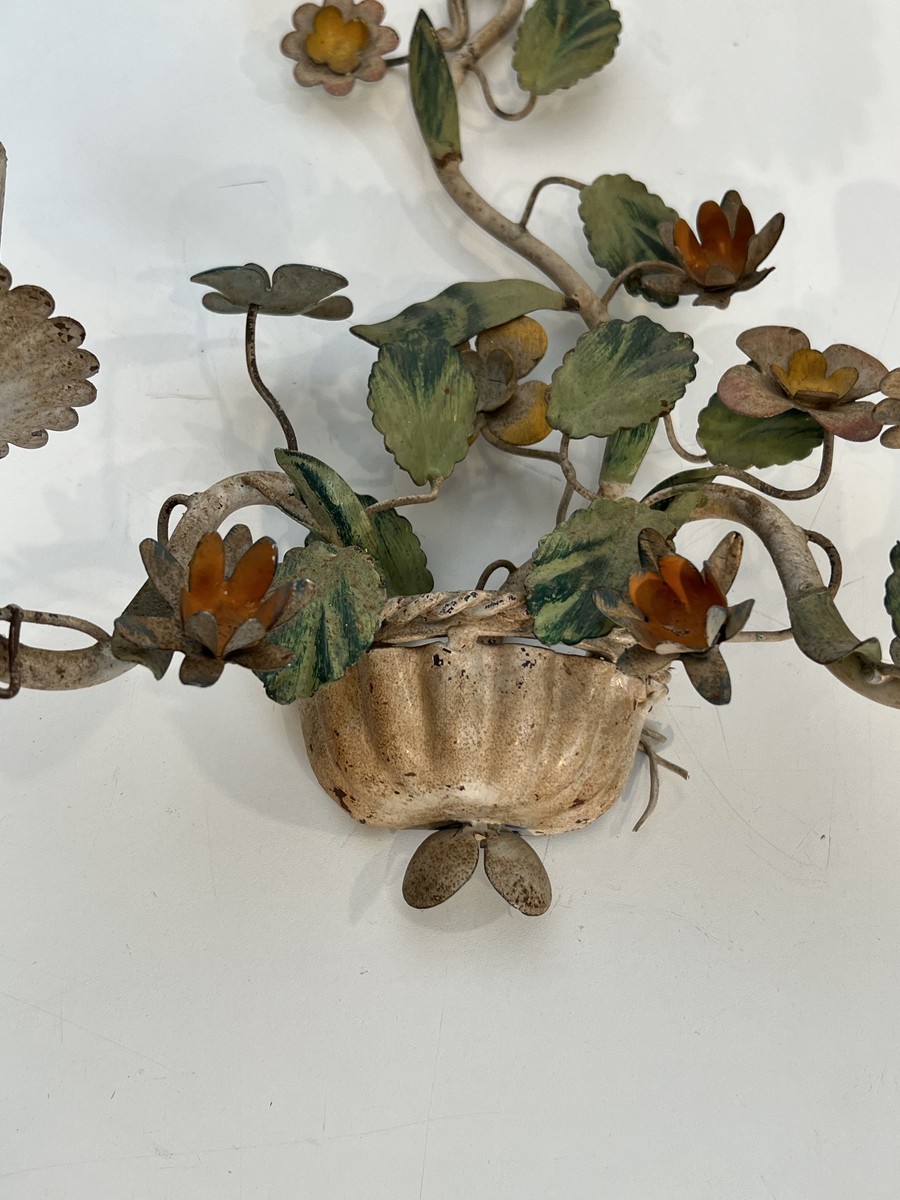 Paire d'Appliques au Panier Fleuri en Tôle Peinte. Travail Italien. Vers 1950-photo-7