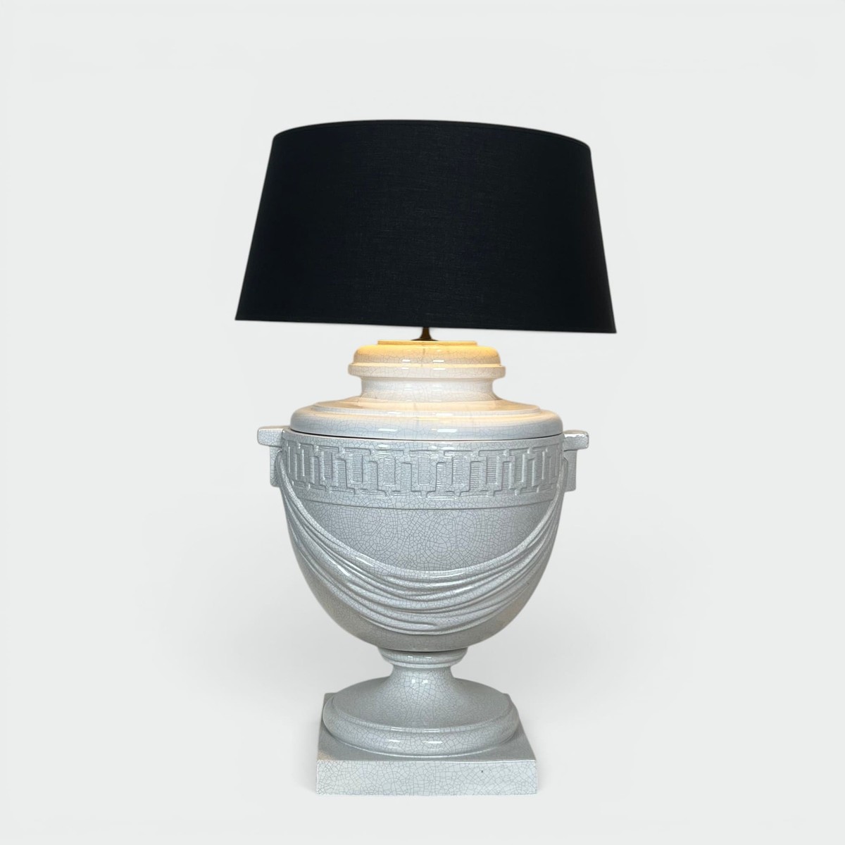 Large White Crackle-glazed Ceramic Urn Lamp With Drapery And A Greek Frieze. Neoclassical Style-photo-2