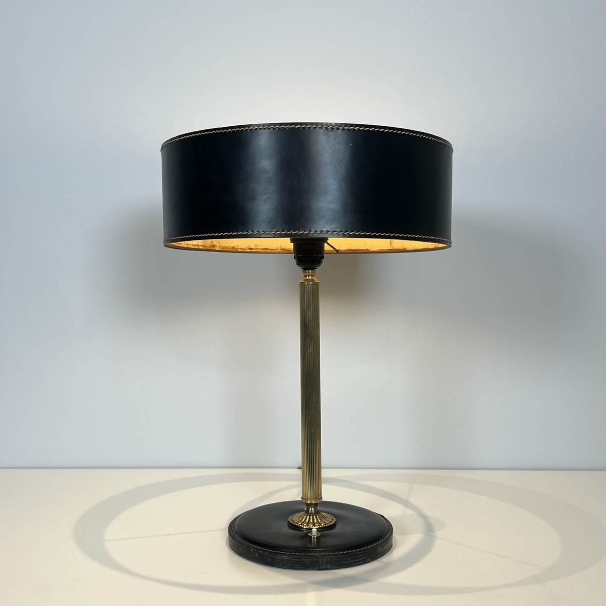 Table Lamp In Black Saddle-stitched Leather And Gilt Brass. In The Style Of Jacques Adnet. Circ-photo-4