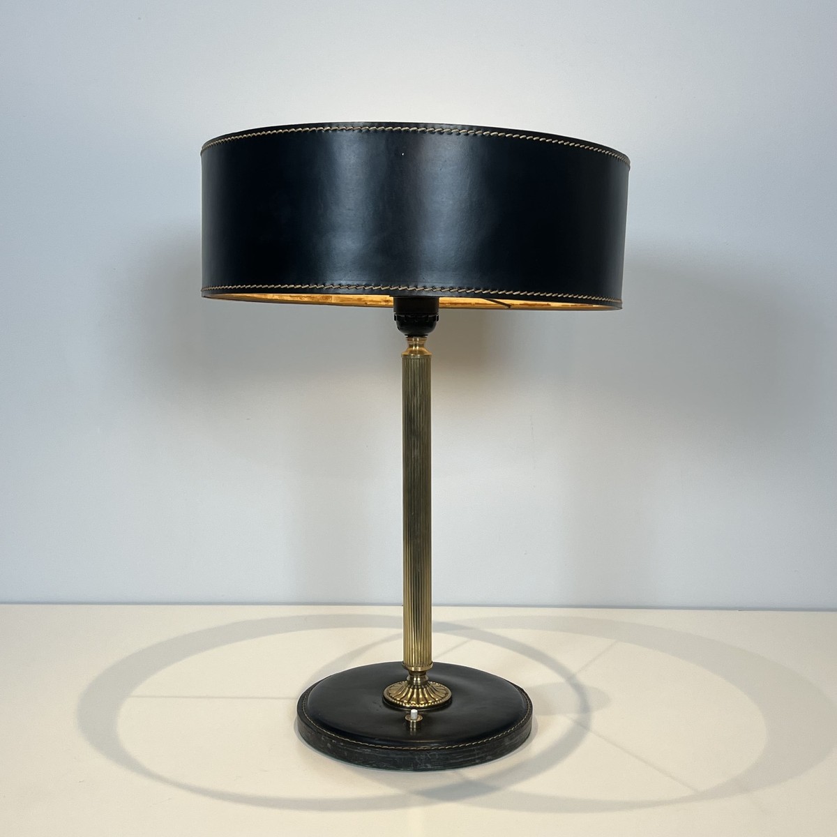 Table Lamp In Black Saddle-stitched Leather And Gilt Brass. In The Style Of Jacques Adnet. Circ-photo-8
