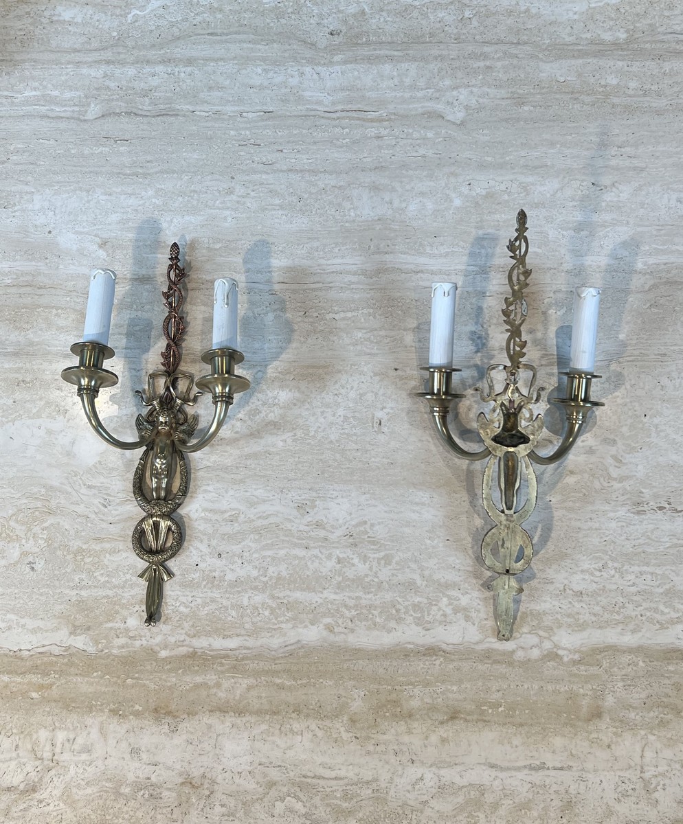 Paire d'Appliques Néoclassiques à Deux Bras de Lumière en Laiton et Cuivre Figurant un Angelot.-photo-7