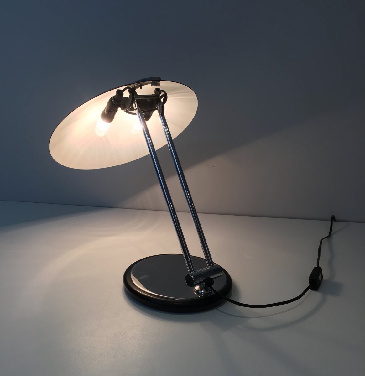 Lampe De Bureau Design Pivotante En Chrome Et Métal Laqué Noir. Vers 1970-photo-7