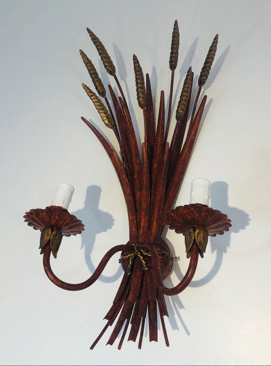 Set Of 3 Red Lacquered Metal And Gilded Wheat Wall Sconces. In The Style Of Coco Channel-photo-1