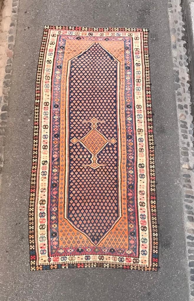 Kilim Senneh - Perse. Circa 1900. 436 X 177 Cm