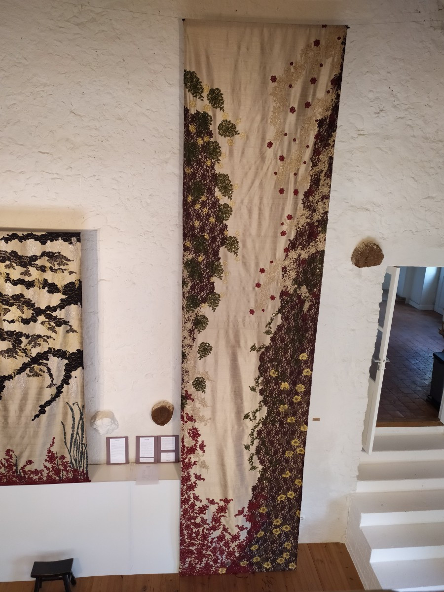Dentelles Anciennes Sur Soie Sauvage. Zenga "gorge"  500 X 120 Cm
